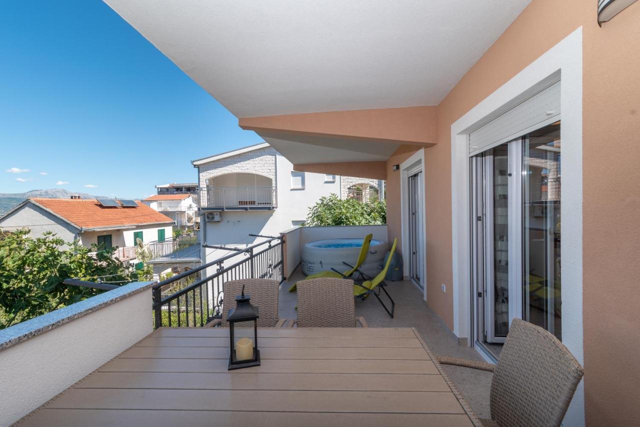 Apartment Gagula With Jacuzzi Trogir Exterior foto