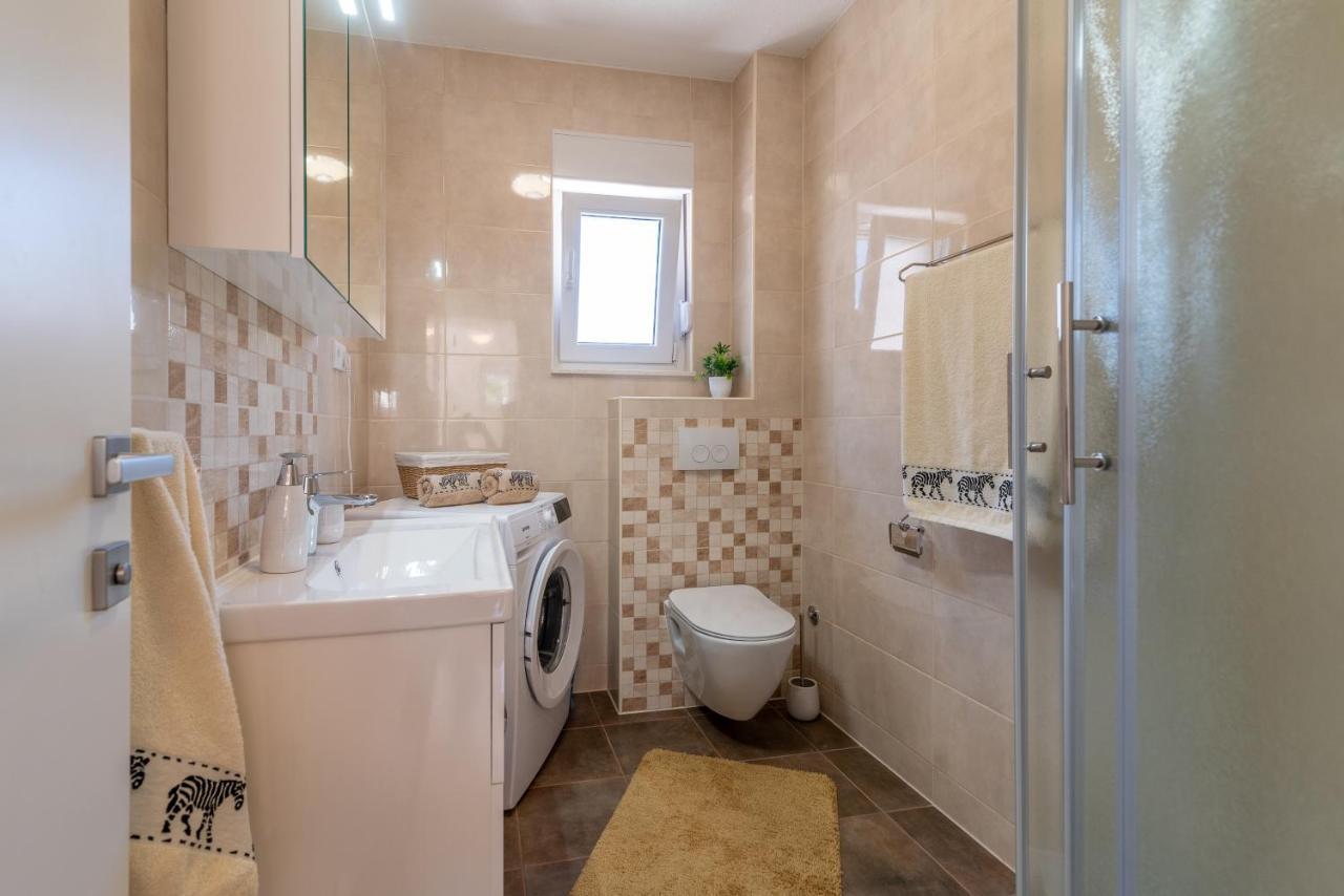 Apartment Gagula With Jacuzzi Trogir Exterior foto