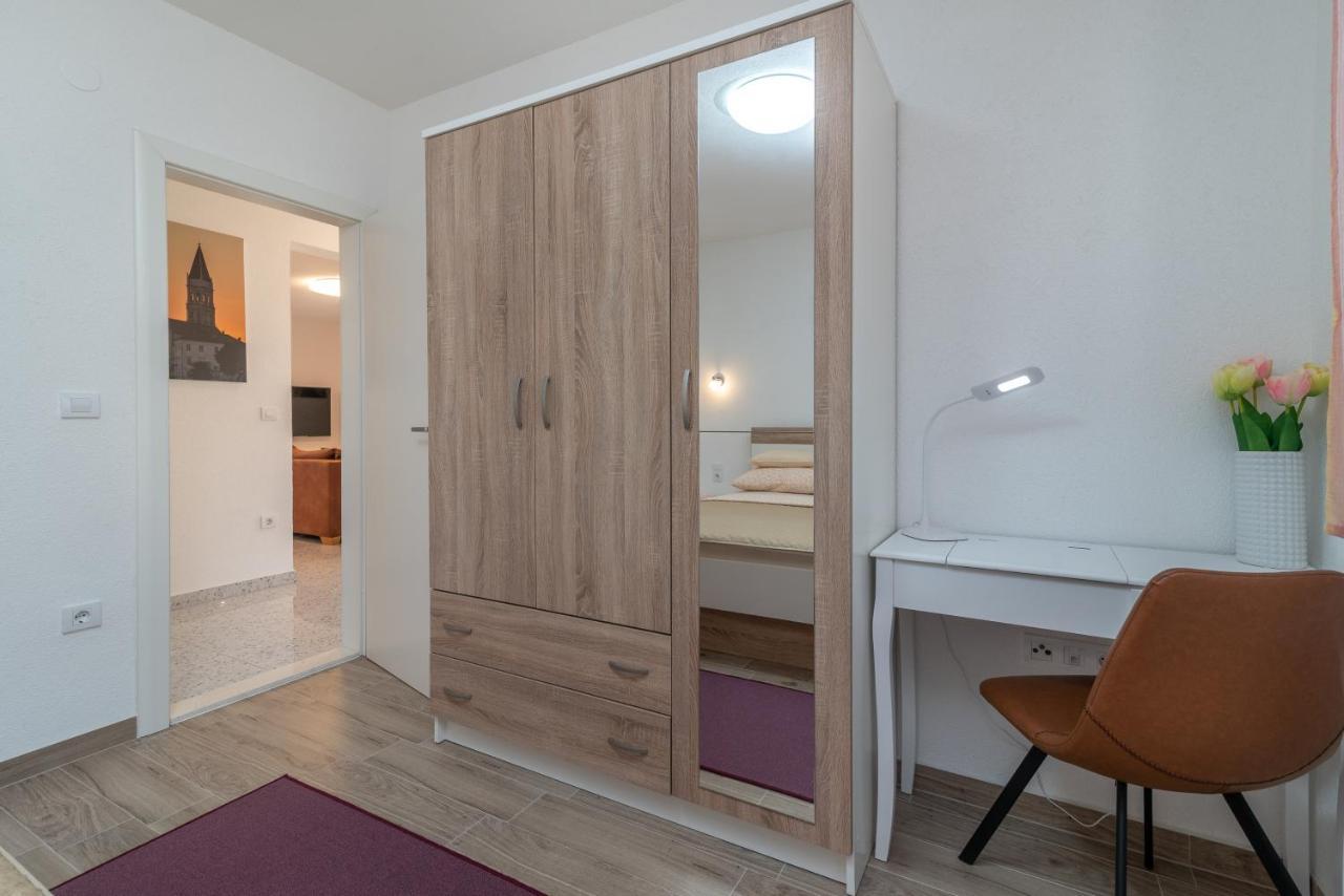 Apartment Gagula With Jacuzzi Trogir Exterior foto