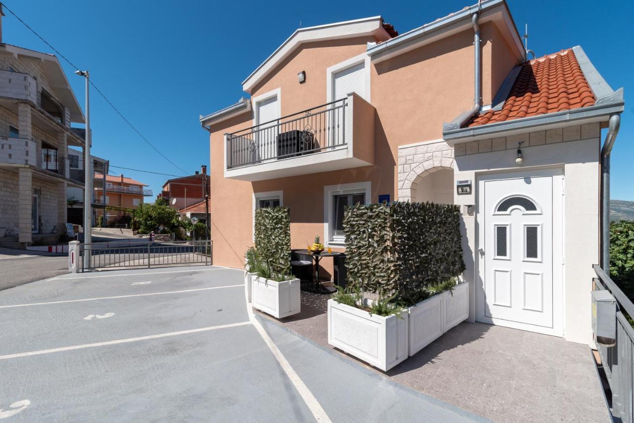 Apartment Gagula With Jacuzzi Trogir Exterior foto