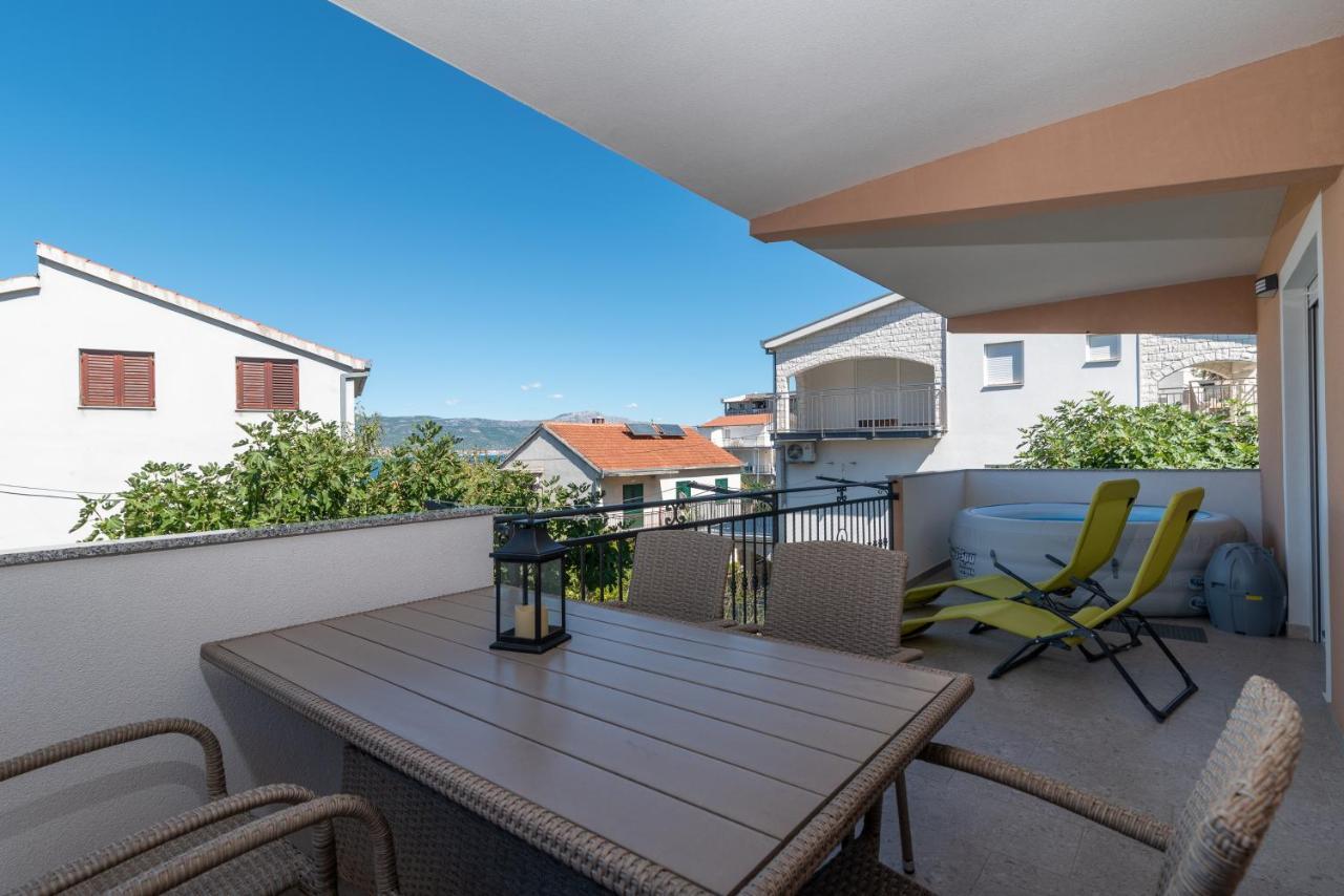 Apartment Gagula With Jacuzzi Trogir Exterior foto