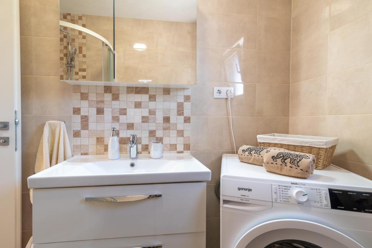 Apartment Gagula With Jacuzzi Trogir Exterior foto