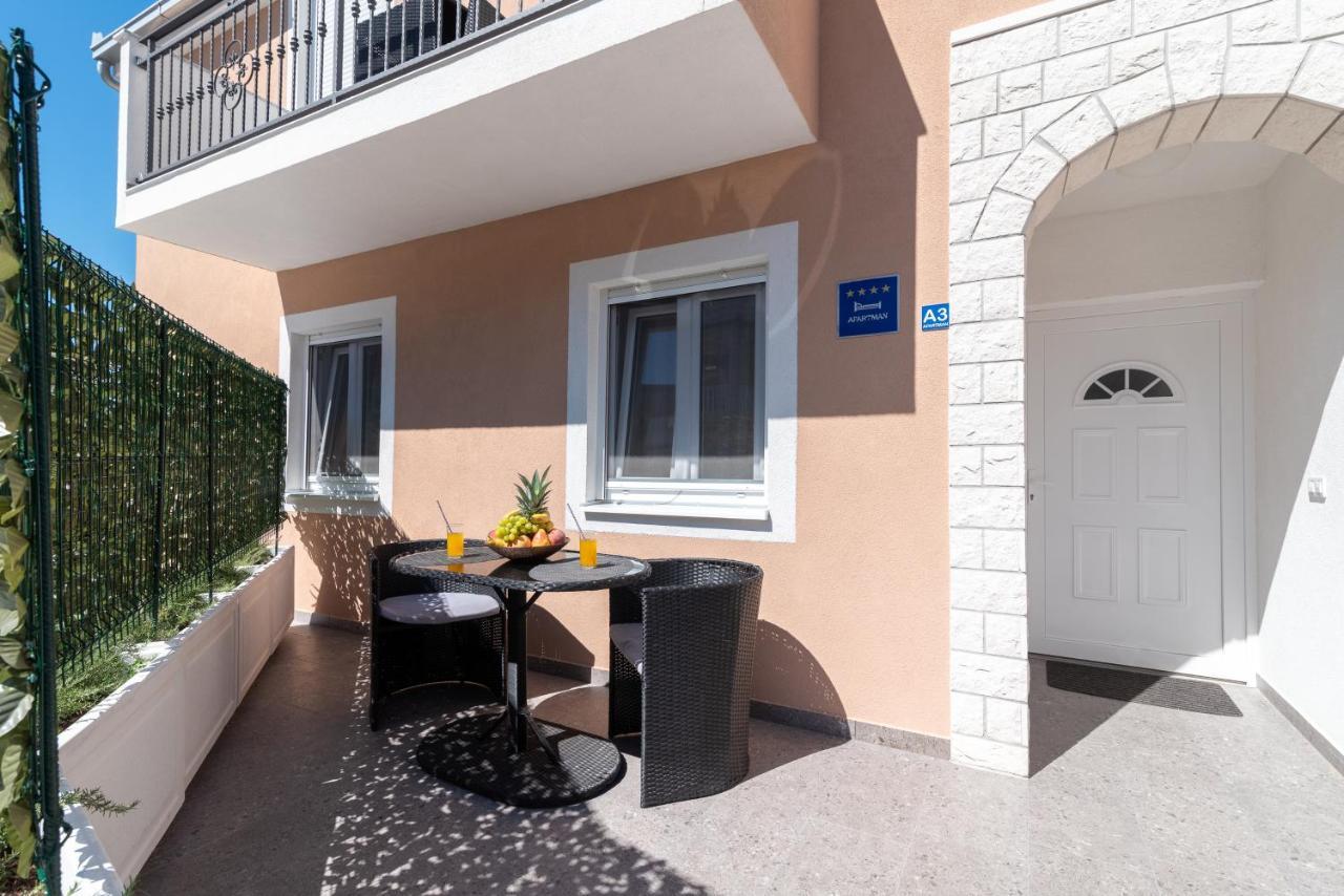 Apartment Gagula With Jacuzzi Trogir Exterior foto
